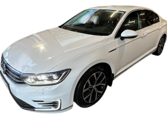 Volkswagen Passat GTE B8 vuokra-auto Suomessa