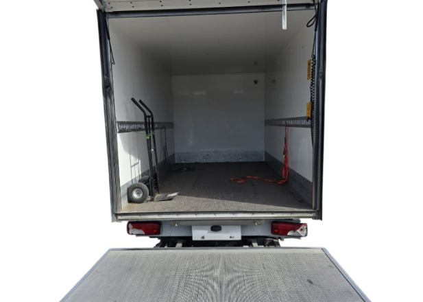 Mercedes-Benz Sprinter vuokra-auto Suomessa