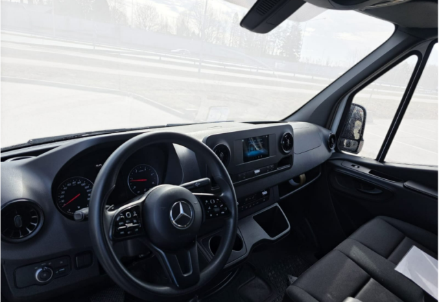 Mercedes-Benz Sprinter vuokra-auto Suomessa